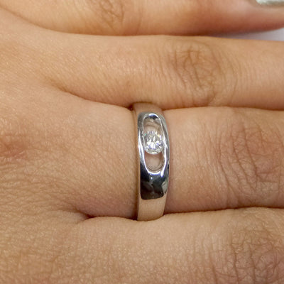 0.10 Ct Solitaire White Diamond Ring. VVS;G Color.Great Sparkle! - ZeeDiamonds