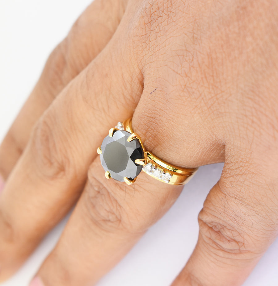 4 Cts Round Shape Black Diamond Ring with White Diamonds Accents, Great Design - ZeeDiamonds