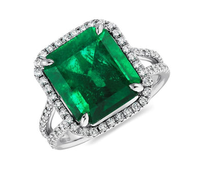 Emerald Gemstone Statement Ring With VVS Diamonds in 14KT Solid Gold - ZeeDiamonds